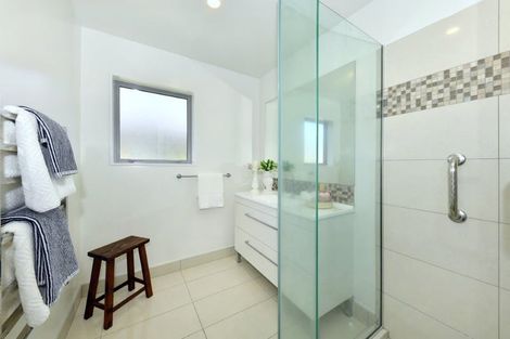 Photo of property in 1/323 Wairakei Road, Burnside, Christchurch, 8053