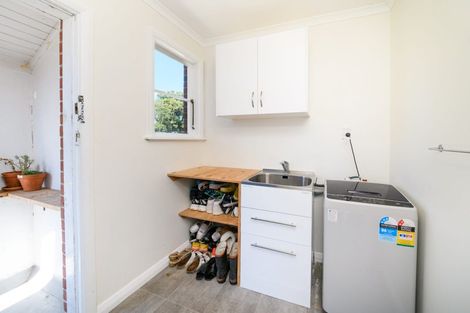 Photo of property in 140 Rangiora Avenue, Roslyn, Palmerston North, 4414