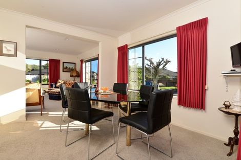 Photo of property in 21 Fendalton Drive, Rototuna, Hamilton, 3210