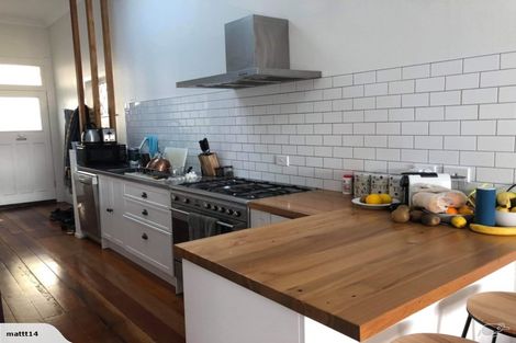 Photo of property in 20 Scarborough Terrace, Mount Victoria, Wellington, 6011