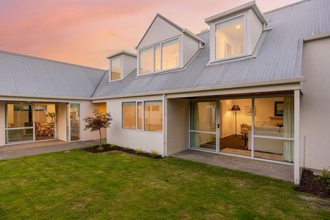 Photo of property in 137c Memorial Avenue, Burnside, Christchurch, 8053