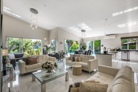 Photo of property in 29 Schopolo Place, Schnapper Rock, Auckland, 0632