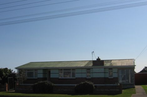 Photo of property in 22 Johnston Street, Foxton, 4814