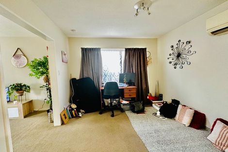 Photo of property in 2/92 North Avon Road, Richmond, Christchurch, 8013