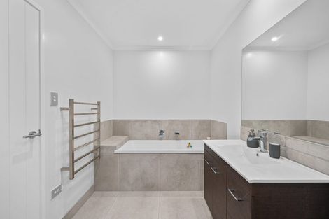 Photo of property in 6a Nohoanga Road, Karaka, Papakura, 2113