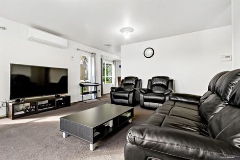 Photo of property in 2/39 Sungrove Rise, Sunnyvale, Auckland, 0612