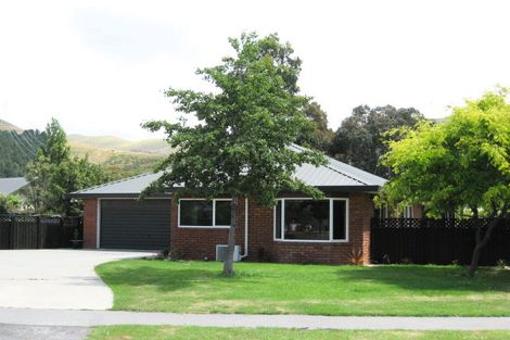 Photo of property in 24 Wendy Place, Heathcote Valley, Christchurch, 8022