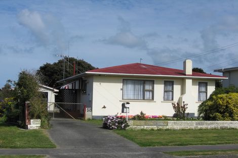 Photo of property in 73 Matai Street, Castlecliff, Whanganui, 4501