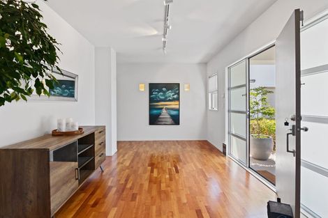 Photo of property in 33 Oak Manor Drive, Albany, Auckland, 0632