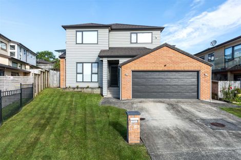 Photo of property in 23 Midhurst Avenue, Henderson, Auckland, 0612