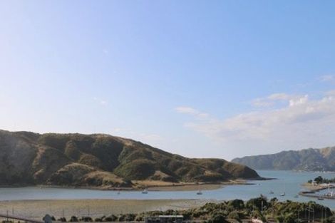 Photo of property in 4 Whitianga View, Paremata, Porirua, 5024