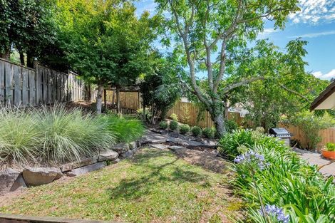 Photo of property in 9 Phoebe Meikle Place, Torbay, Auckland, 0630
