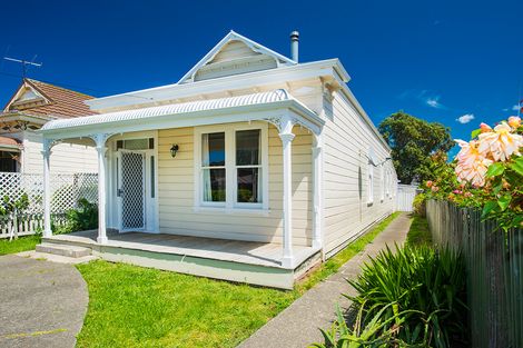 Photo of property in 100 Ormond Road, Whataupoko, Gisborne, 4010