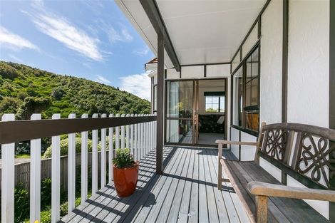 Photo of property in 74 Amapur Drive, Khandallah, Wellington, 6035