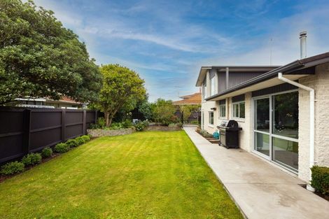 Photo of property in 5 Beaumaris Place, Sockburn, Christchurch, 8042