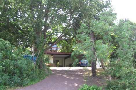 Photo of property in 11 Heathcote Road, Castor Bay, Auckland, 0620