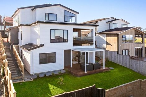 Photo of property in 25 Kumukumu Road, Long Bay, Auckland, 0630