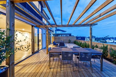 Photo of property in 17 Tawatawa Street, Long Bay, Auckland, 0630