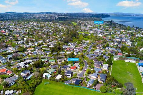 Photo of property in 6 Cajero Place, Green Bay, Auckland, 0604