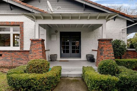 Photo of property in 24 Elmira Avenue, Hokowhitu, Palmerston North, 4410