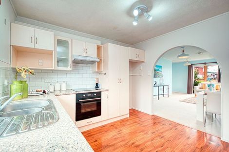 Photo of property in 2/63 Walworth Avenue, Pakuranga Heights, Auckland, 2010