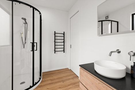 Photo of property in 87 Oak Road, Poraiti, Napier, 4112