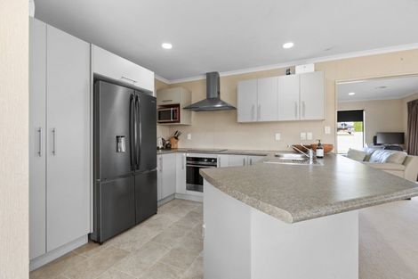 Photo of property in 8 Cleveland Heights, Kelvin Grove, Palmerston North, 4414