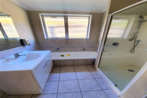 Photo of property in 12 Nykki Place, Papakura, 2110