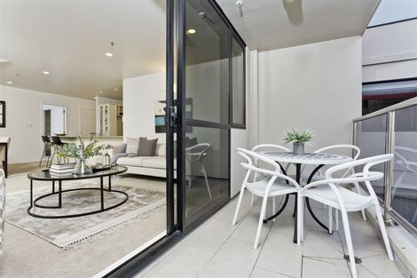 Photo of property in 4d/171 Hurstmere Road, Takapuna, Auckland, 0622