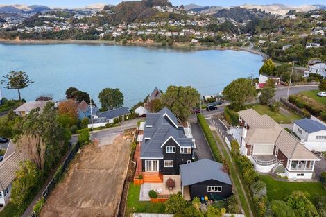 Photo of property in 53 Seaview Road, Paremata, Porirua, 5024