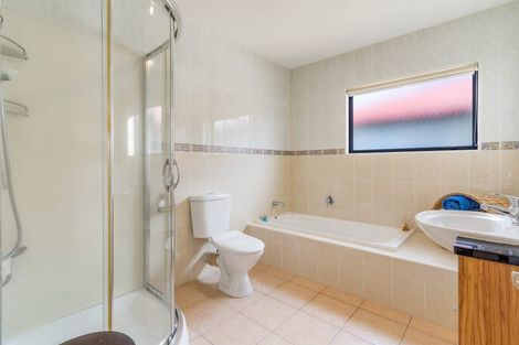 Photo of property in 1a Simmental Crescent, Somerville, Auckland, 2014