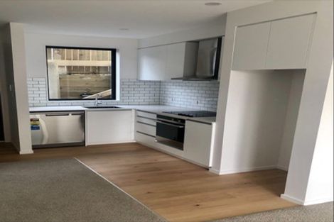 Photo of property in 2/62 Spenmoor Street, Newlands, Wellington, 6037