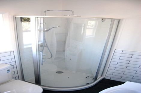 Photo of property in 6 Wayside, Miramar, Wellington, 6022