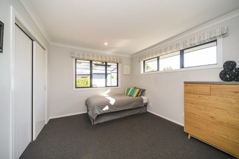 Photo of property in 25 Trump Place, Kelvin Grove, Palmerston North, 4414