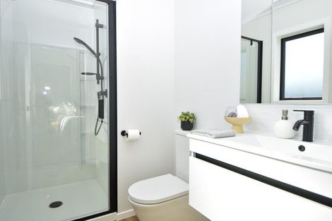 Photo of property in 4 Macrocarpa Lane, Carterton, 5713