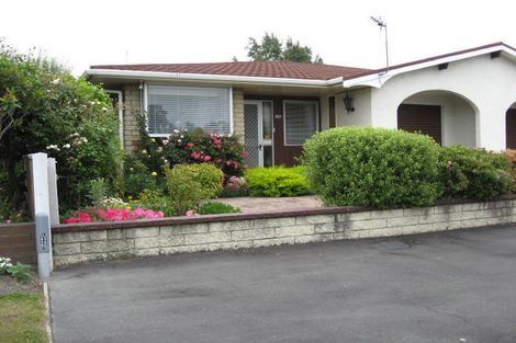 Photo of property in 33 Waimairi Road, Upper Riccarton, Christchurch, 8041