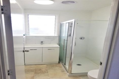 Photo of property in 42 Woodford Avenue, Henderson, Auckland, 0610