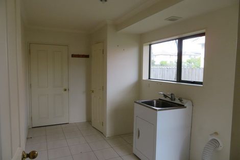 Photo of property in 19 Medallion Drive, Oteha, Auckland, 0632