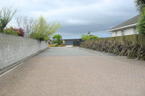 Photo of property in 8 Scarlet Lane, Redwood, Christchurch, 8051