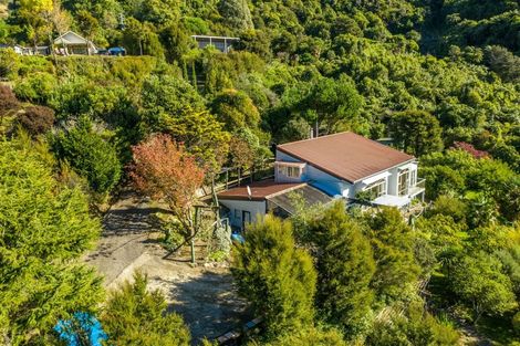 Photo of property in 577 Queen Charlotte Drive, Havelock, Picton, 7281