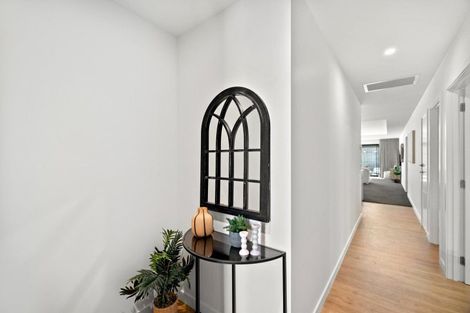 Photo of property in 30 Corriedale Road, Jacks Point, 9371