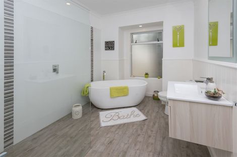 Photo of property in 22 Morrow Avenue, Bucklands Beach, Auckland, 2012