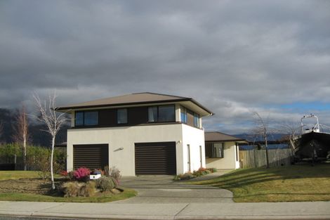 Photo of property in 3 Briar Bank Drive, Wanaka, 9305