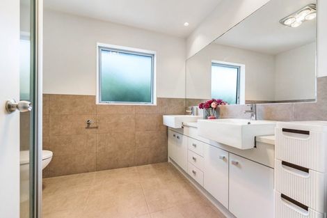 Photo of property in 11 Andara Close, Pinehill, Auckland, 0632