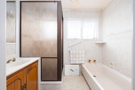 Photo of property in 134 Everglade Drive, Totara Heights, Auckland, 2105