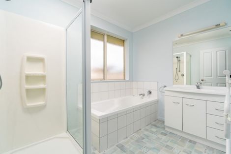 Photo of property in 17 Shoemaker Road, Waipu, 0510