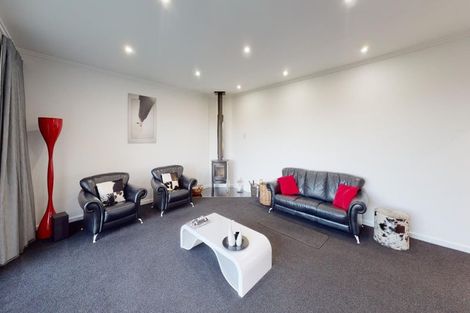 Photo of property in 1122 Rangiotu Road, Rangiotu, Palmerston North, 4477