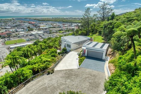 Photo of property in 41 Puketahi Street, Greymouth, 7805