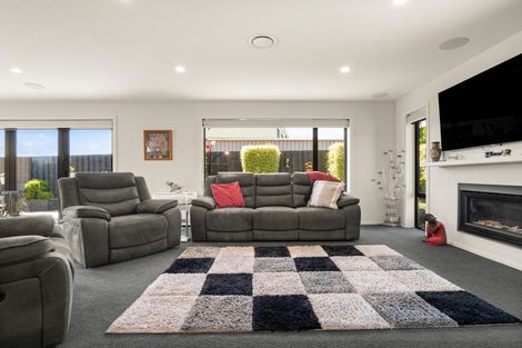 Photo of property in 9 Greenhithe Street, Waihola, Milton, 9073