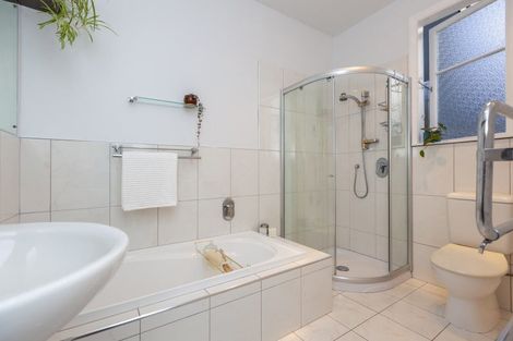 Photo of property in 30 Newry Road, Raumati Beach, Paraparaumu, 5032